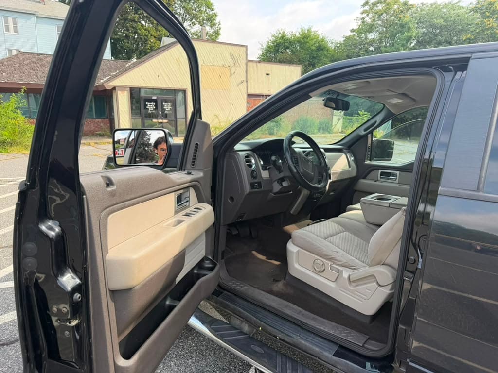 2009 Ford F-150 XLT — 5
