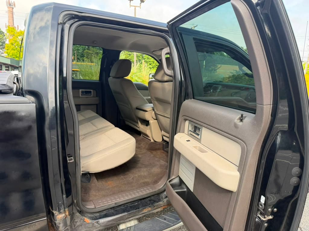 2009 Ford F-150 XLT — 6