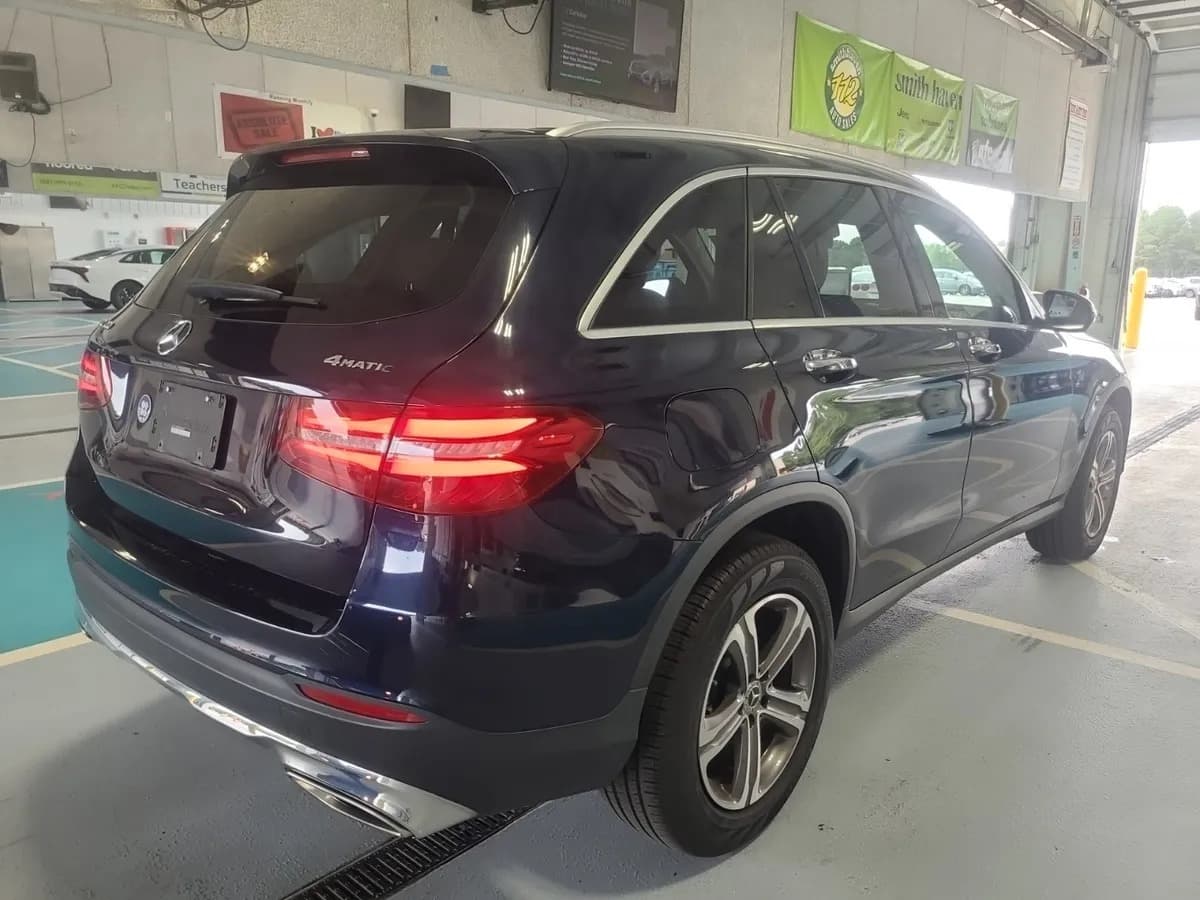 2019 Mercedes-Benz GLC 300 — 2