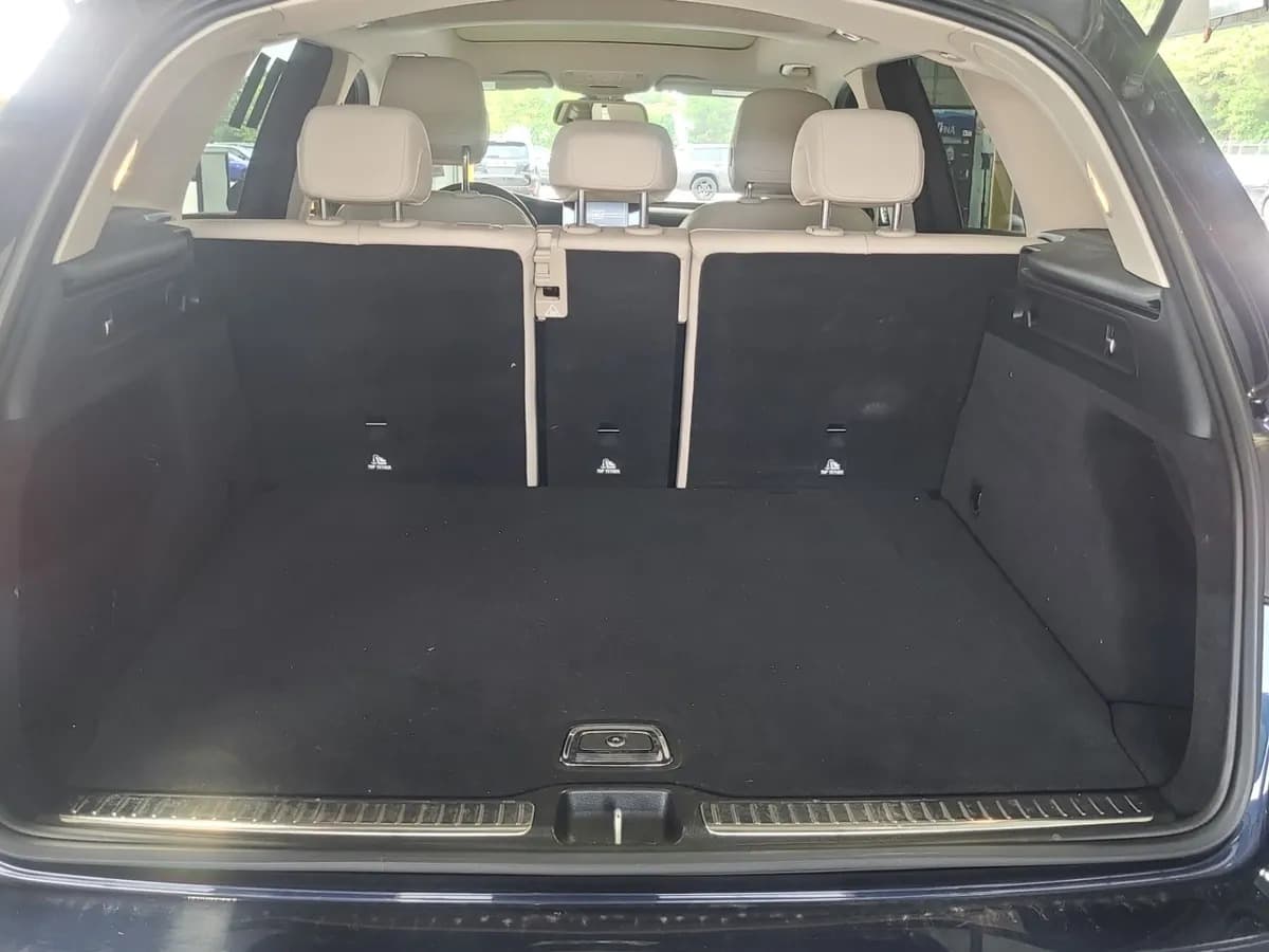 2019 Mercedes-Benz GLC 300 — 9