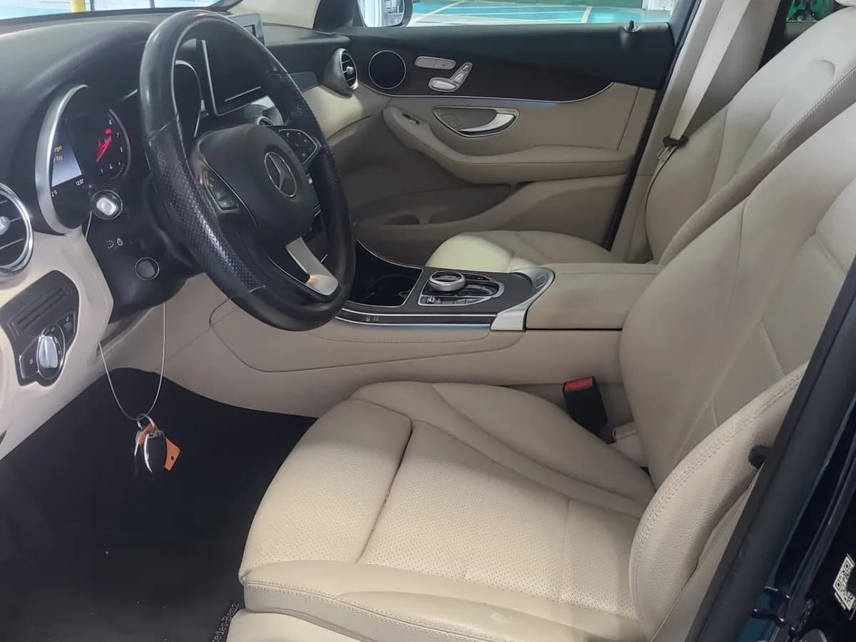 2019 Mercedes-Benz GLC 300 — 10
