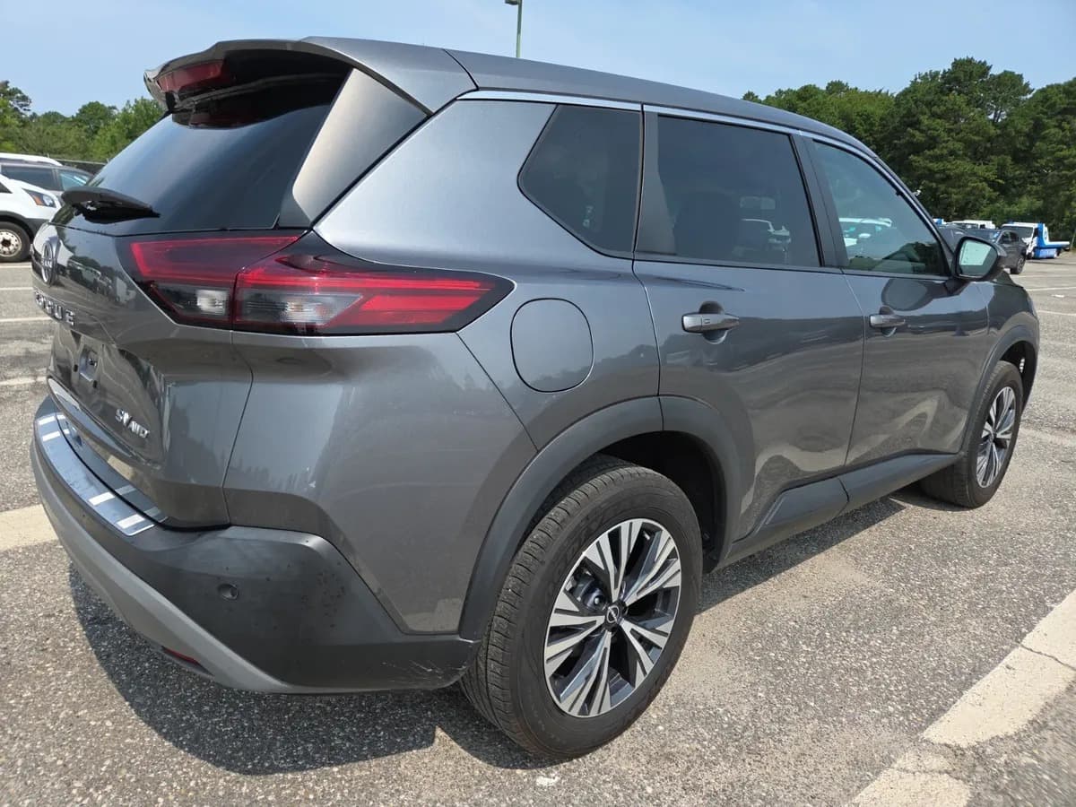 2022 Nissan Rogue SV — 4