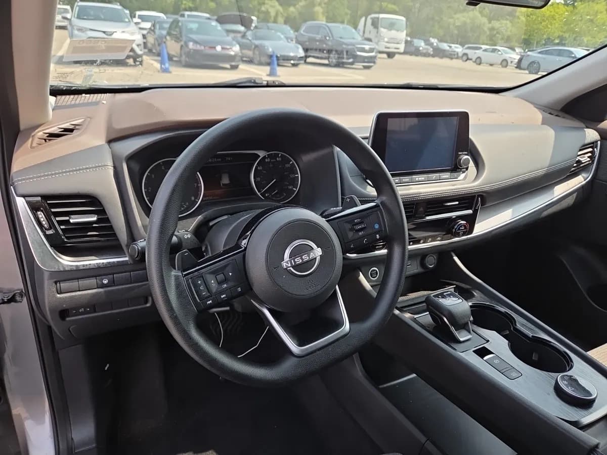 2022 Nissan Rogue SV — 7
