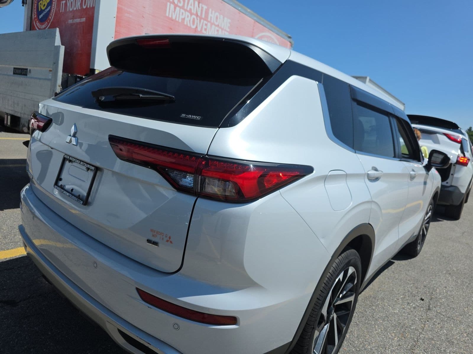 2024 Mitsubishi Outlander SE — 2