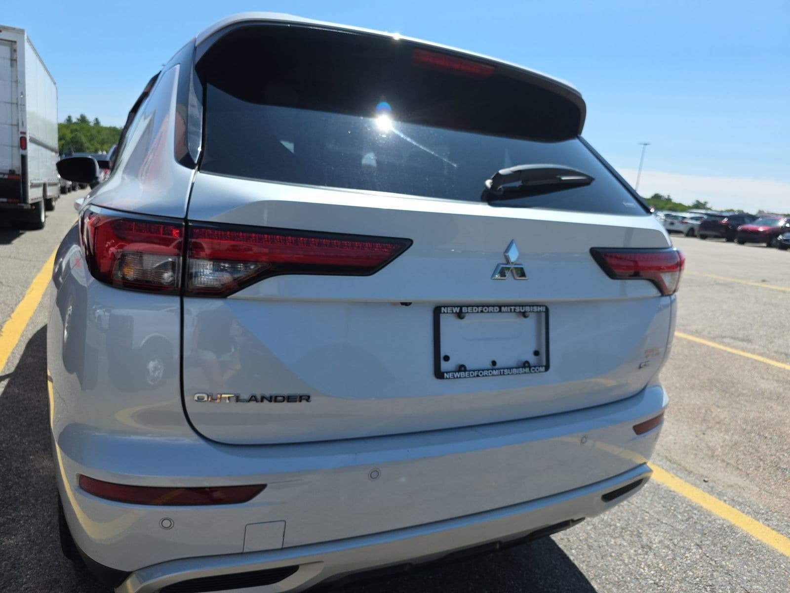 2024 Mitsubishi Outlander SE — 3